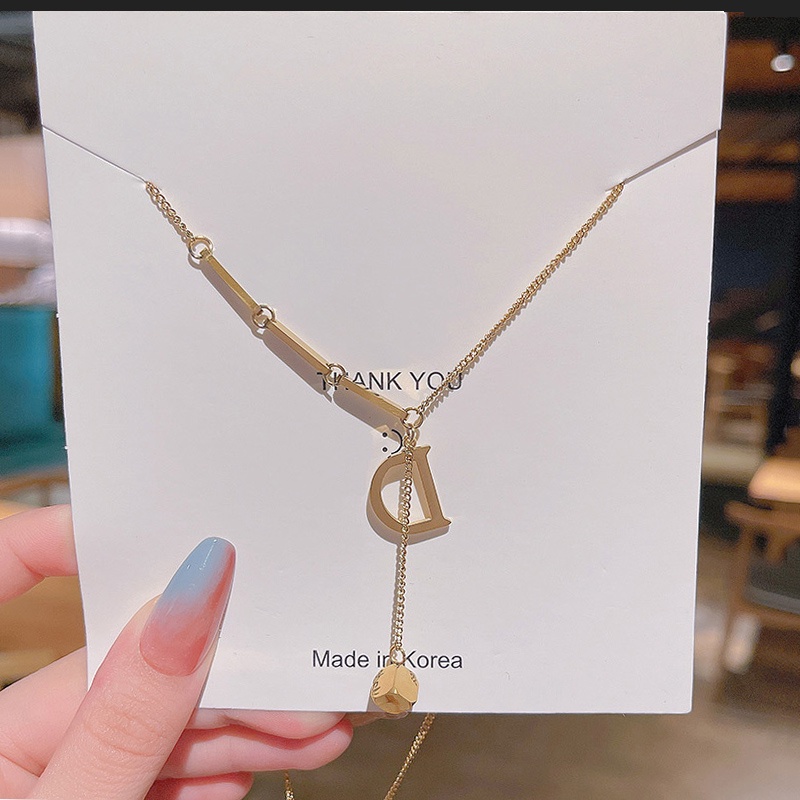Kalung Rantai Dengan Liontin Huruf D Bahan Titanium Steel Untuk Wanita