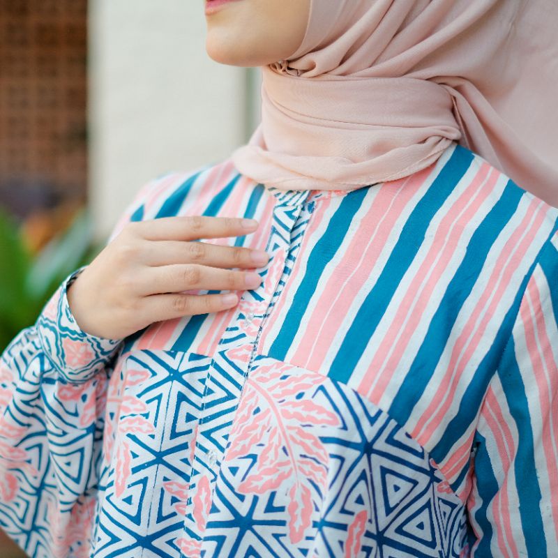 Zara blouse batik motif kekinian batik kantor wanita sogan modern