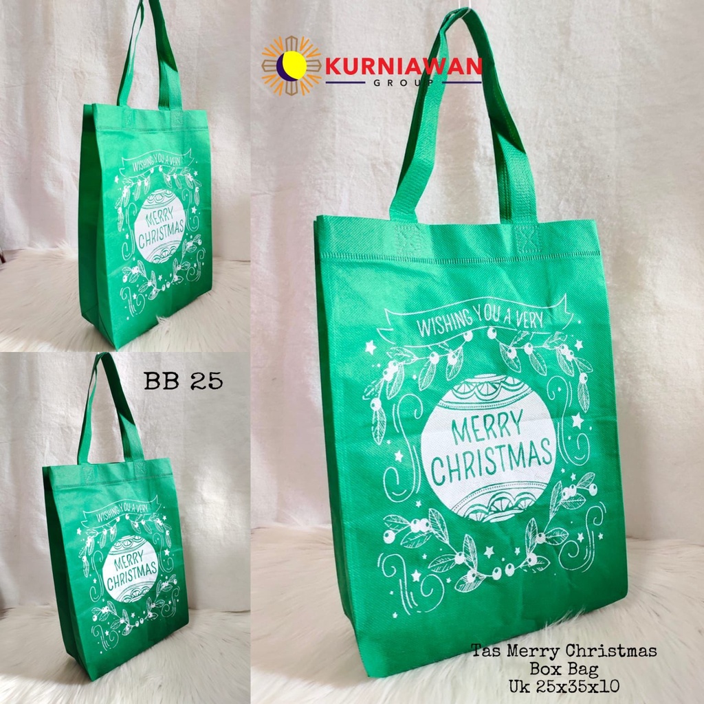 

Goodie Bag Tas Belanja Sablon Marry Christmas Bb 25 Ukuran 25x25x10 Spunbond Tote Bag Press Tali Souvenir Weding Hajatan Perlusin ( 12 Pcs )