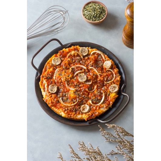 

Gluten-Free, Dairy-Free & Egg-Free Bolognese Pizza