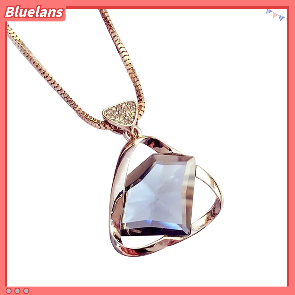 Kalung Rantai Liontin Segitiga Aksen Berlian Imitasi Untuk Wanita