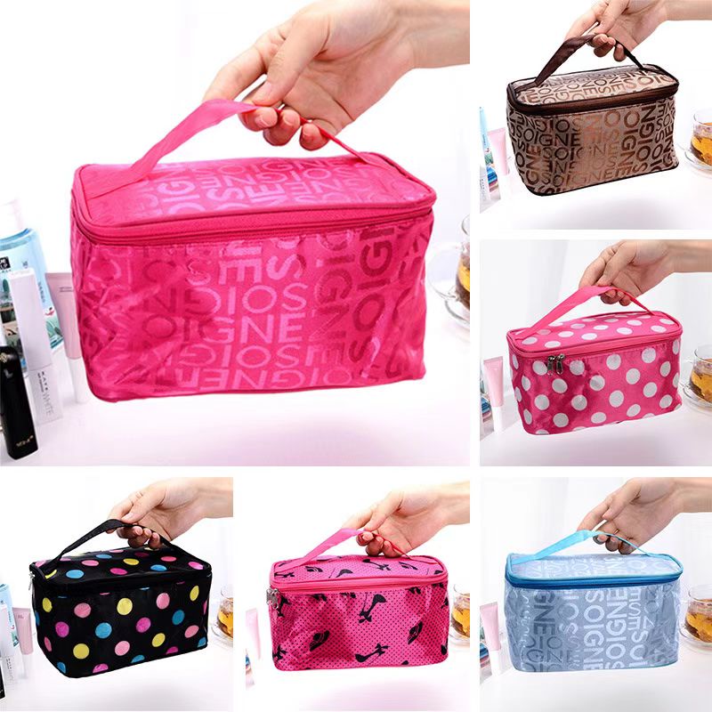 (Hello Girl) D46 Tas Kosmetik  Perlengkapan Mandi  Motif Alphabet Import