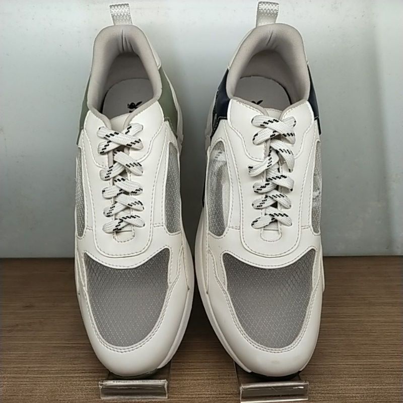Sepatu Sneakers Cowok Playboy
