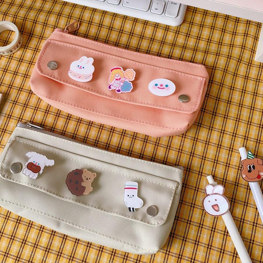 

Kirim sekarang ☇ Pencil Case with Cute Brooch Korea Design Pen Case Tempat Pensil/Bolpoin SRQ¯68