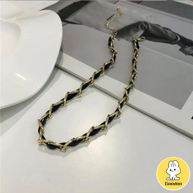 Kalung titanium menenun Vintage High-end Kalung Fashion Niche Kulit Jalinan Kalung Wanita Rantai Tulang Selangka -Doo