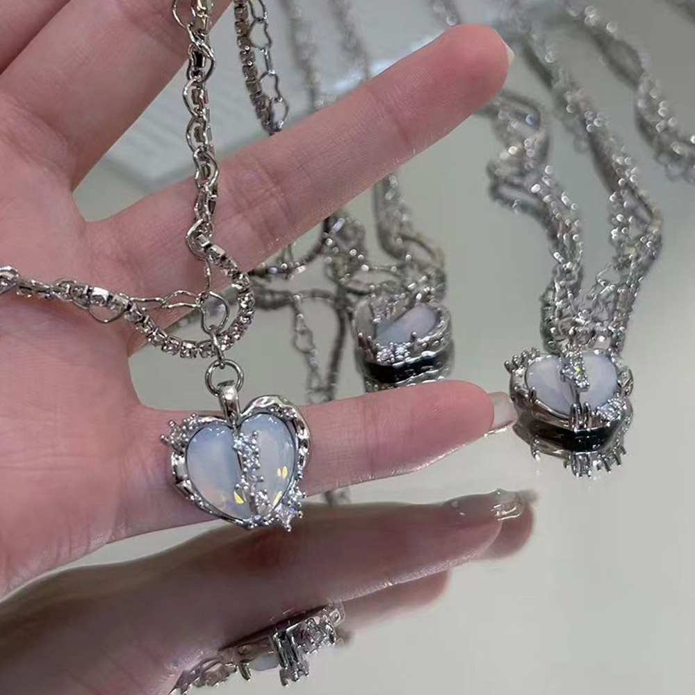 Kalung Choker Rantai Liontin Hati Aksen Kristal Gaya Punk Gothic Untuk Wanita