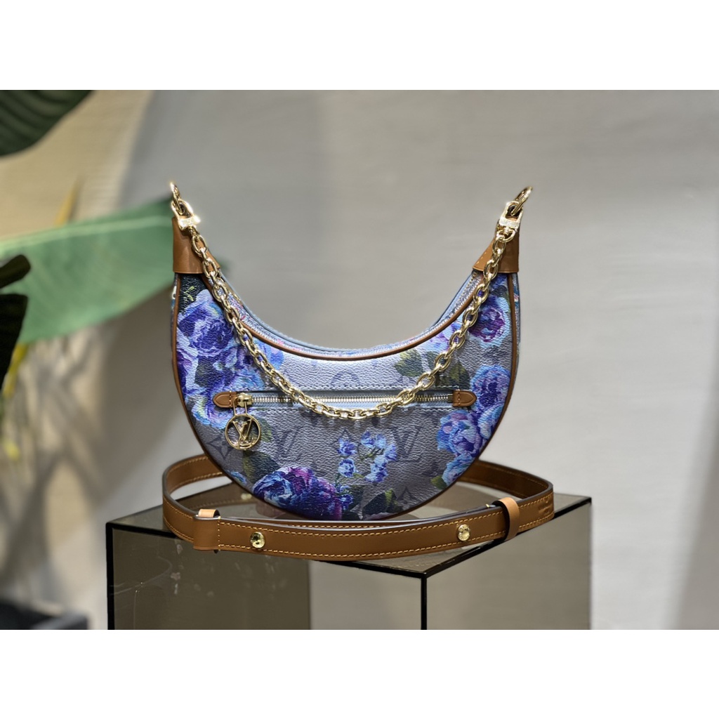 LV M21183 81098 Moon bag LOOP handbag This Loop underarm bag is made of metallic coated canvas