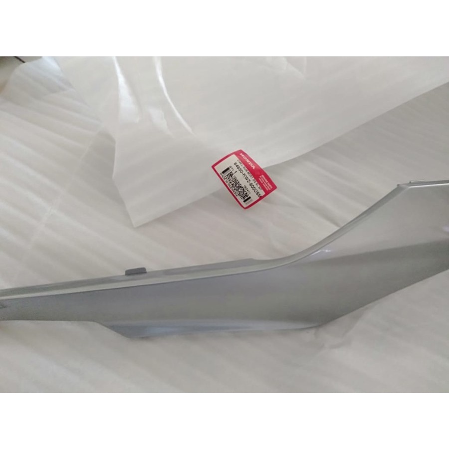 COVER BODY KIRI REVO AT ABU - 64650KWZ900DSM - COVER SUB BODY LEFT REVO AT SILVER (DG SL MT)