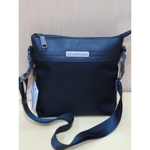 Tas Selempang Pria Kulit Kanvas warna hitam kualitas Premium