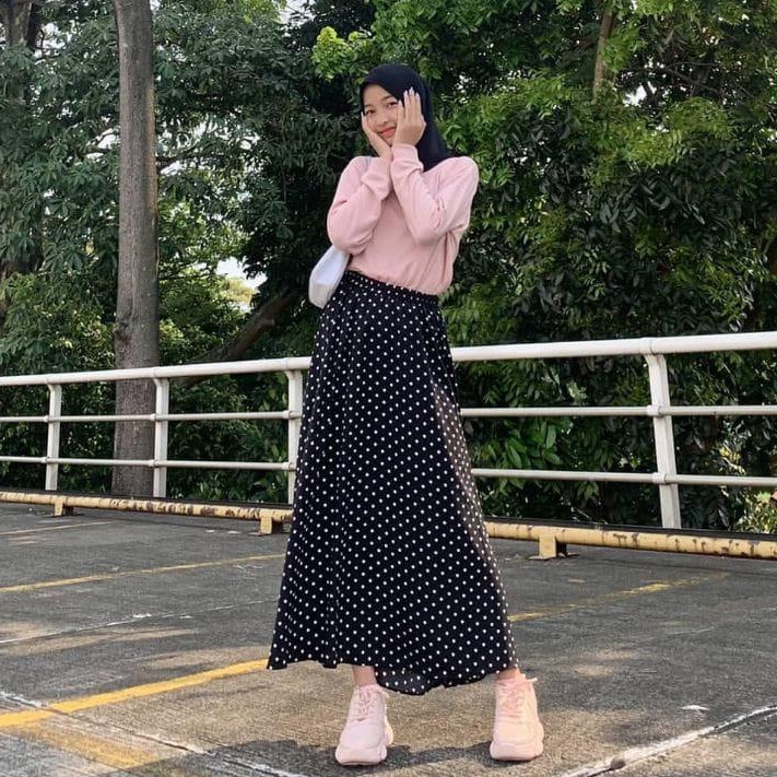 ROK POLKADOT / ROK MOTIF POLKADOT / YEJI SKIRT POLKA / ROK POLKA SKIRT KOREAN STYLE / ROK BLACK SERIES