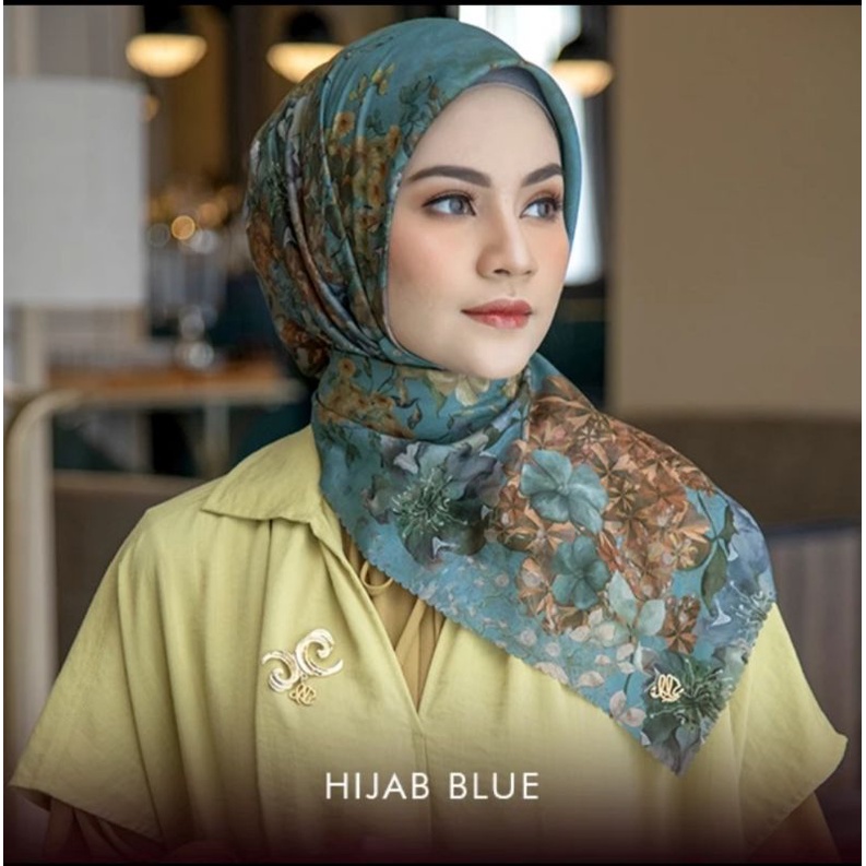 NEW Heavenlights hazel monogram scarf, Heaven lights x serasoft scarf