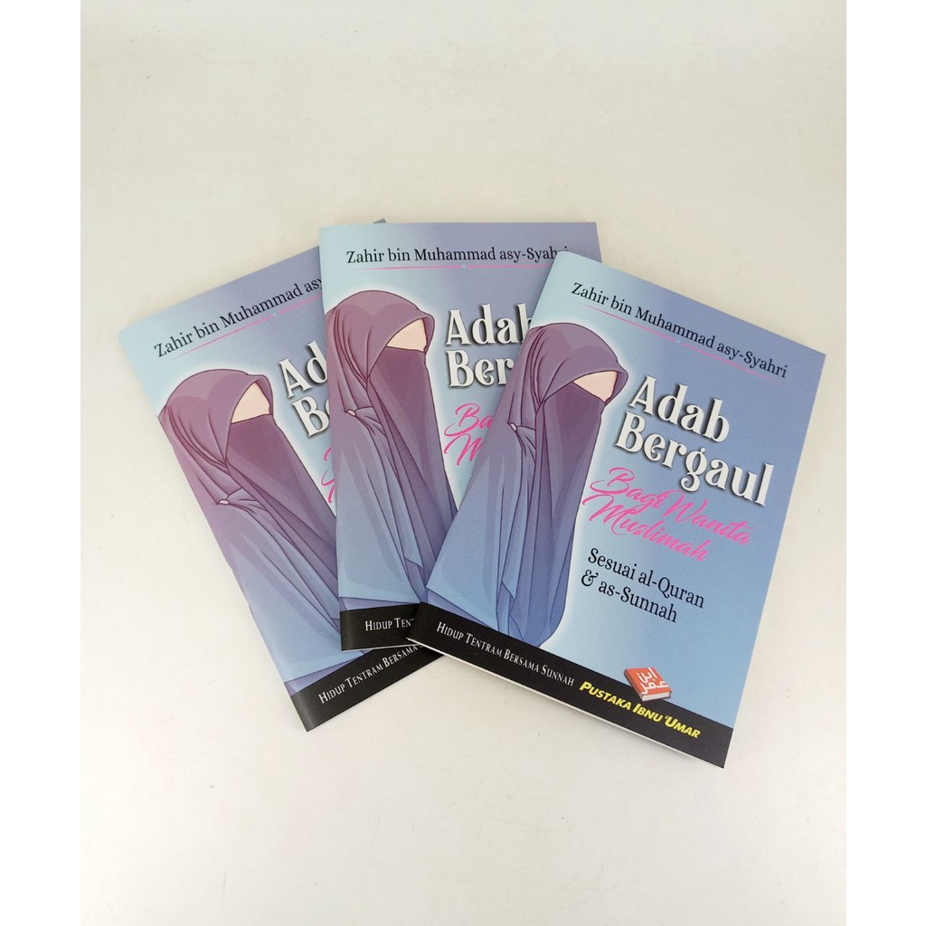 

BUKU SAKU Adab Bergaul Bagi Wanita Muslimah - Pustaka Ibnu Umar - RINIAGA