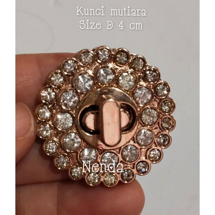 kunci tas model mutiara