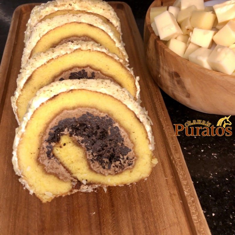 

Bolu Gulung Coklat Keju Full Topping Premium Olahan Puratos Ukuran Panjang 25cm