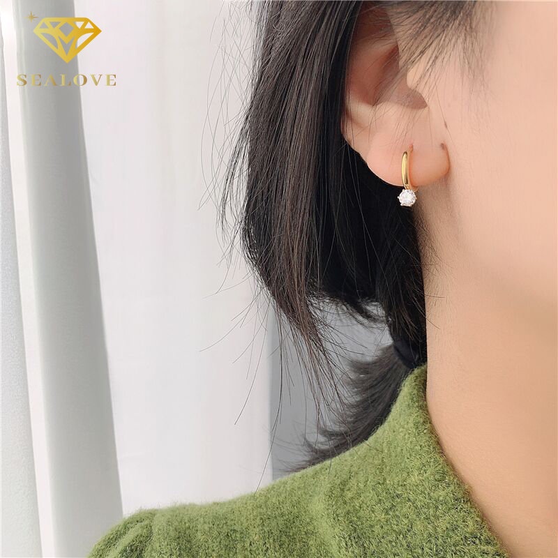 Anting-anting titanium wanita berlian bulat lapis 18k emas anti-karat dan anti-alergi aksesoris perhiasan Fashion Korea