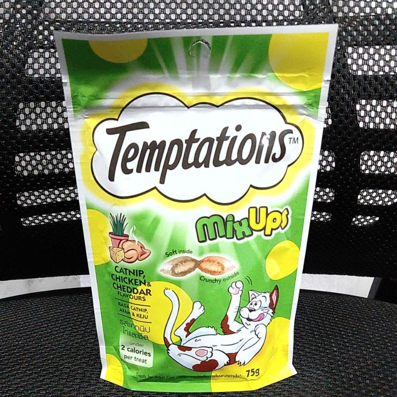 Temptations MixUps Catnip, Chicken&amp;Cheddar 75gr