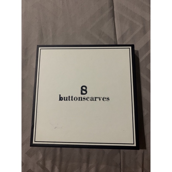 Buttonscarves The Tapis Slip On Black