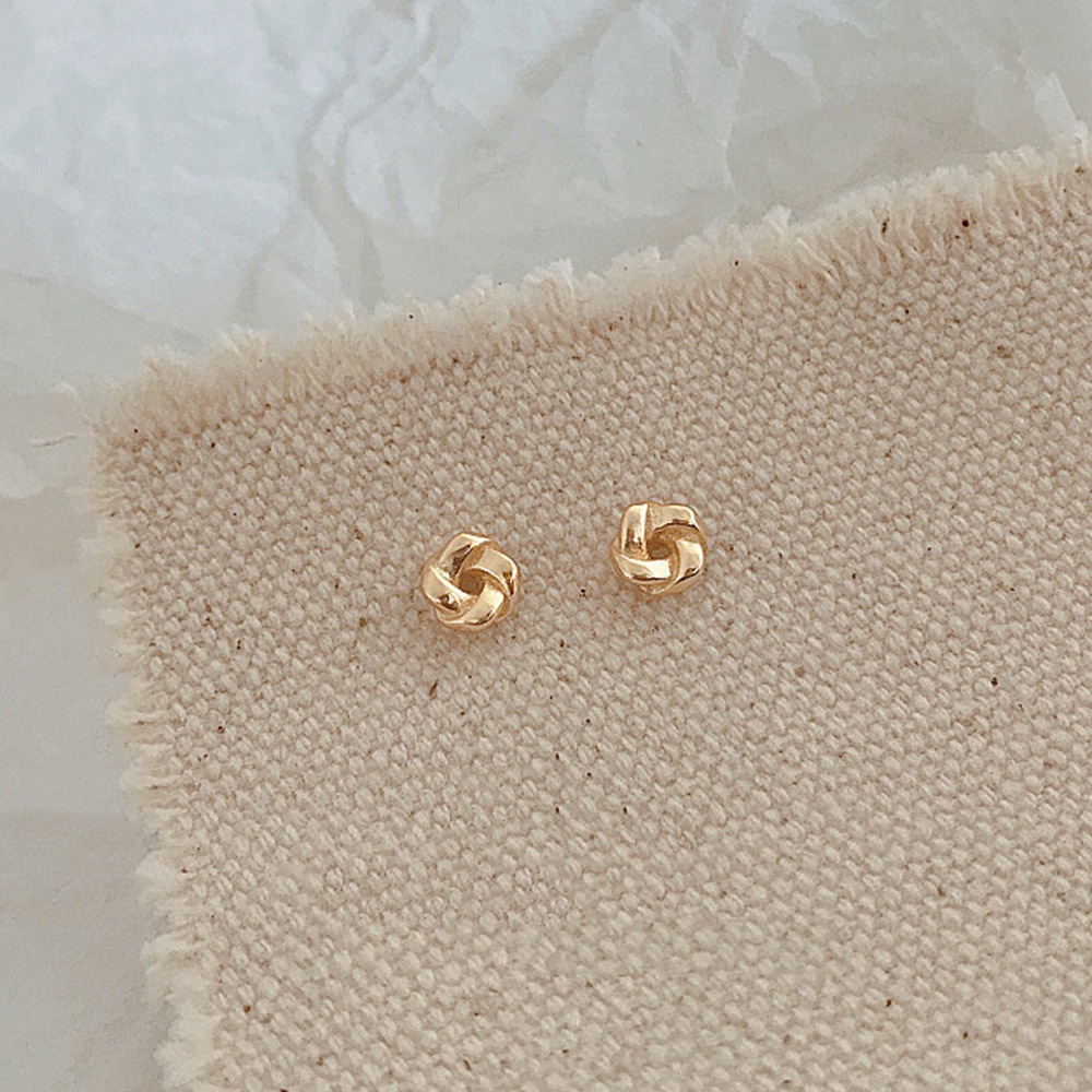 Anting Tusuk Bentuk Bulat Kecil Bahan Metal Warna Emas Untuk Wanita