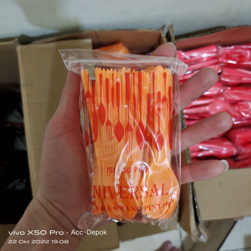 SENDOK TEH 11CM / SENDOK TEA SPOON WARNA WARNI BENING PUTIH HITAM HIJAU ORENG PINK BIRU TRANSPARAN ISI -/+ 50PCS MEREK UNIVERSAL