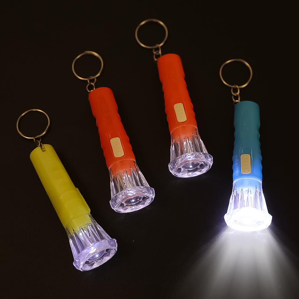 1pc Mainan Lampu Senter LED Saku Mini Portable Warna Acak Dengan Gantungan Kunci Untuk Anak