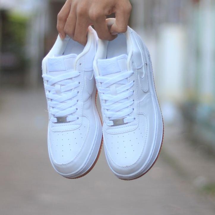 Best Seller NIKE AIR FORCE 1 WHITE BLACK GUM SNEAKERS PRIA