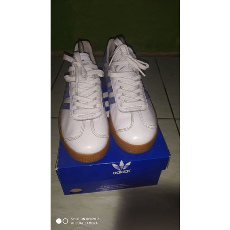 sepatu adidas gazelle second