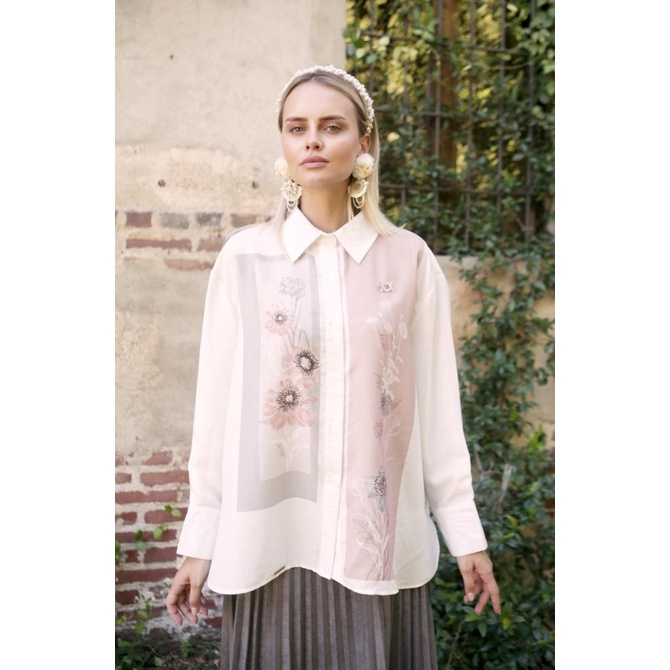 Wearing Klamby | Laura Shirt in Dust