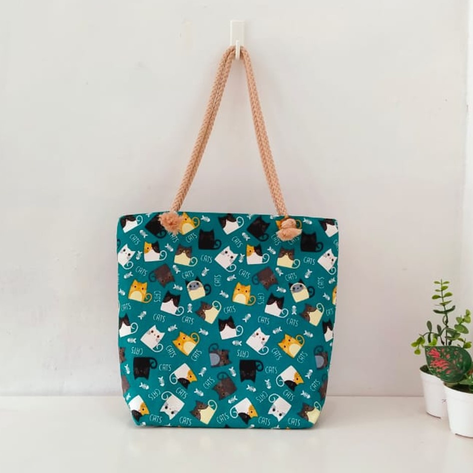 TOTEBAG KANVAS TALI SUMBU MOTIF KUCING TOSCA. RIENS COLLECTIONS