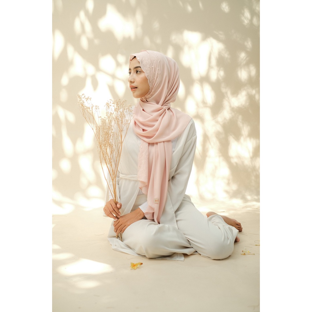 RATU Embroidery HIjab Shawl - Hanna - Blush Pink