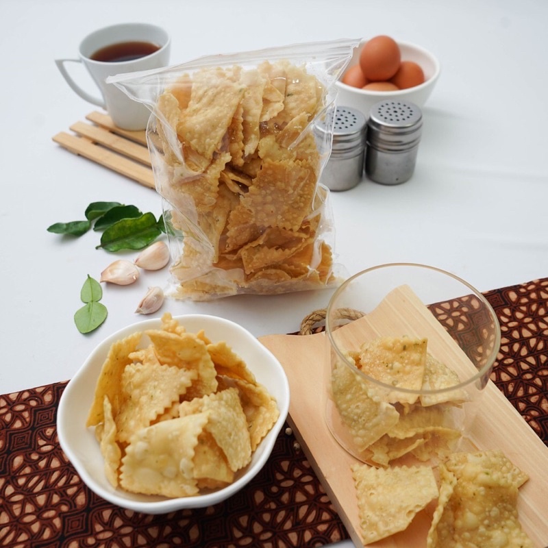 

Keripik Pangsit , cemilan pangsit daun bawang