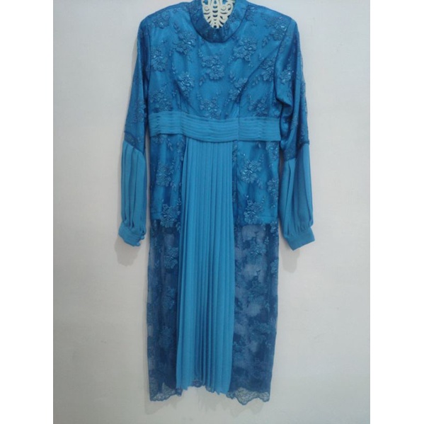 Kebaya Chiffon Silk Biru Metalic Silver Cewek Wanita