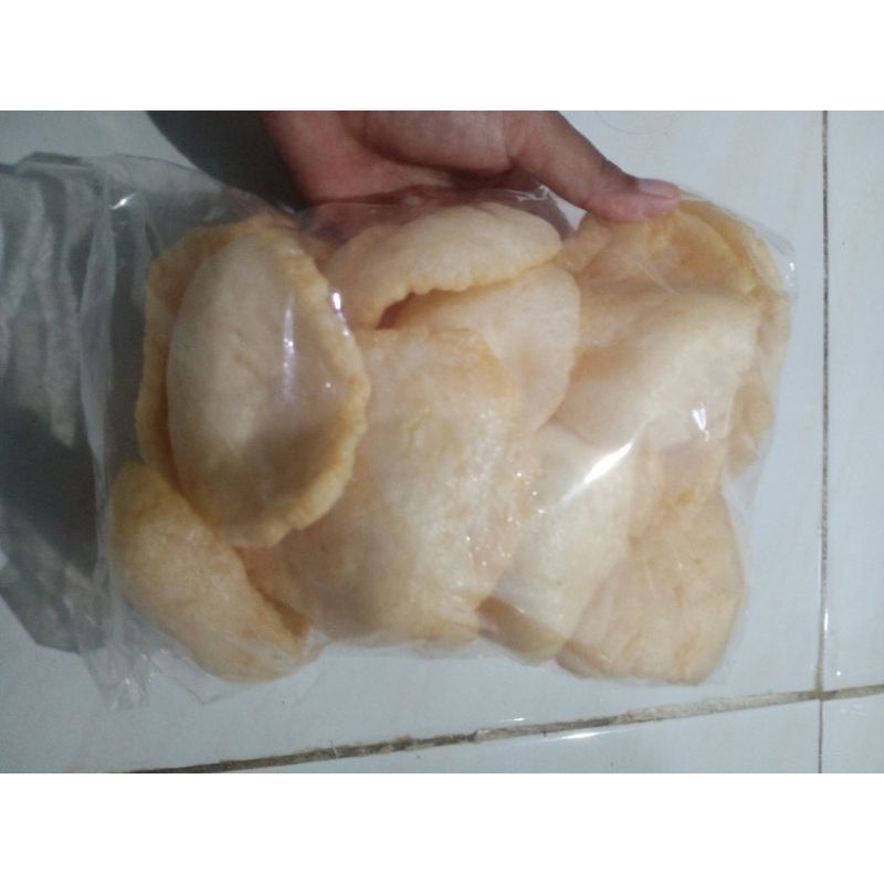 

Krupuk ikan matang