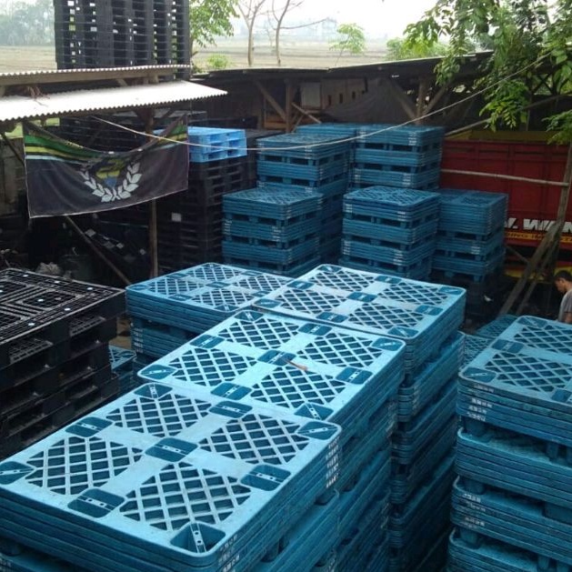 

PALET PLASTIK SECEND 110x110x12cm Murah