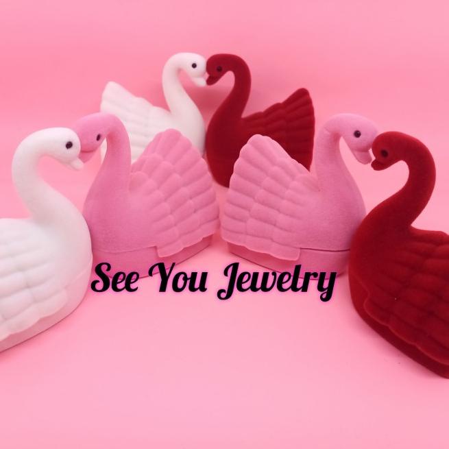 Best Product Kotak Tempat Cincin Lamaran / Nikah / Kawin Angsa Kesetiaan Antik - Putih  Produk Premi