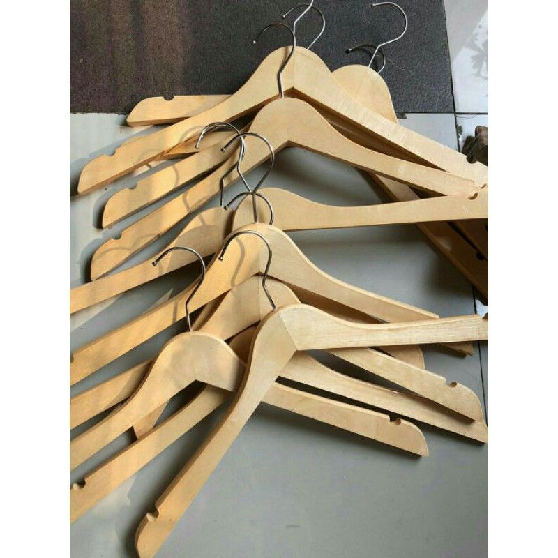 (1 LUSIN) READY HANGER KAYU DEWASA HARGA PERLUSIN