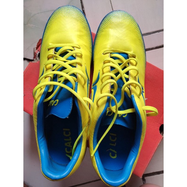 Sepatu Raingel Soka 2 dan Sepatu Calci