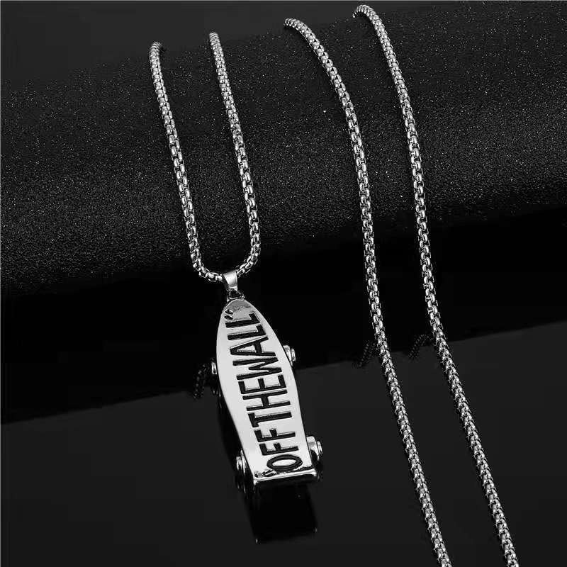Kalung Liontin Desain Tulisan Warna Merah Gaya Hip Hop Untuk Pria