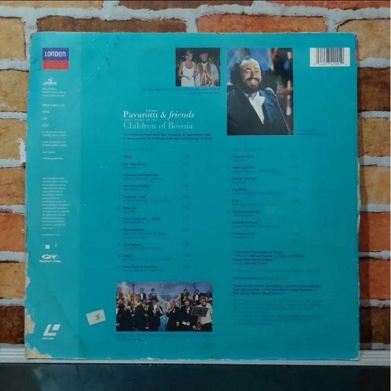 Laser disc Pavarotti &amp; Friends