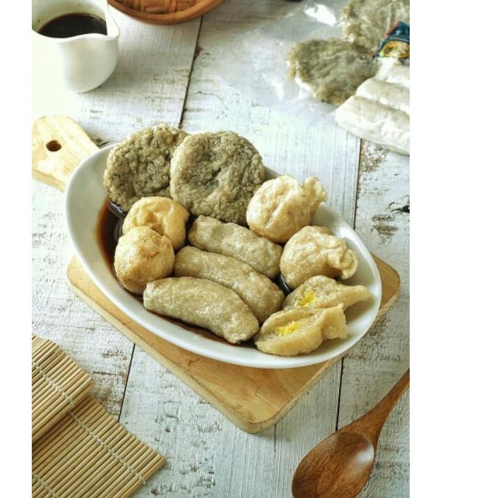 

BAYAR DITEMPAT✔️TERLARIS pempek palembang asli ikan tenggiri isi 10 pc, kulit2, telor2, adaan2, lenjer2, kriting2|KD6