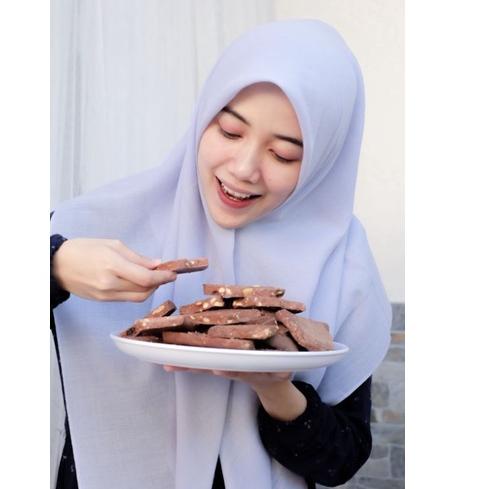 

TRXv2V6h--Coklat Buku