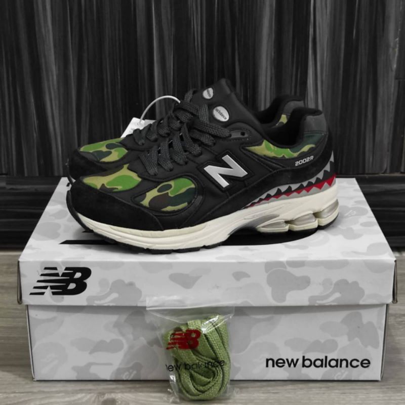 NEW BALANCE 2002r bape