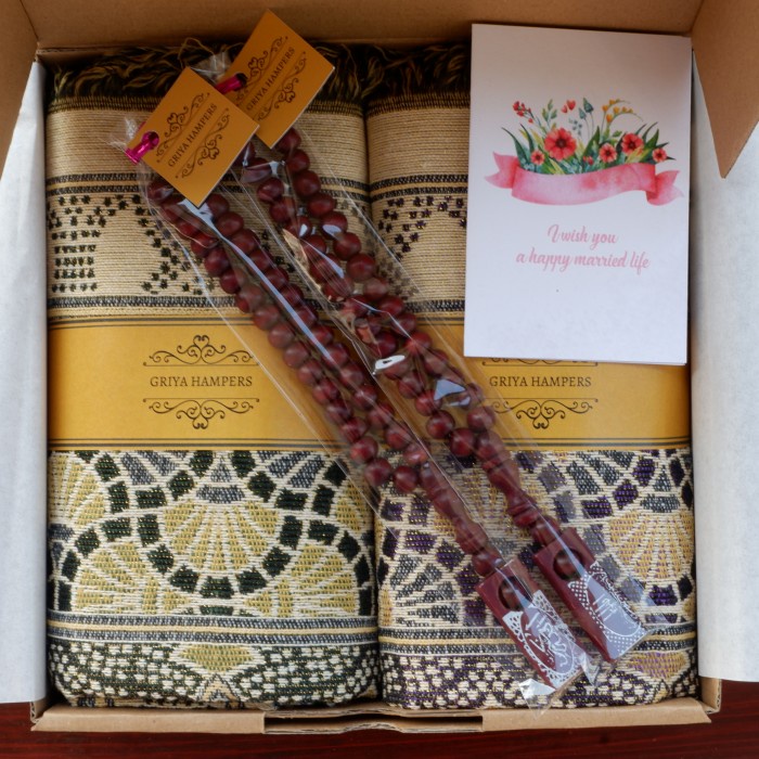 

[ COD ] Hampers Kado Pernikahan AJADAH COUPLE / WH-3