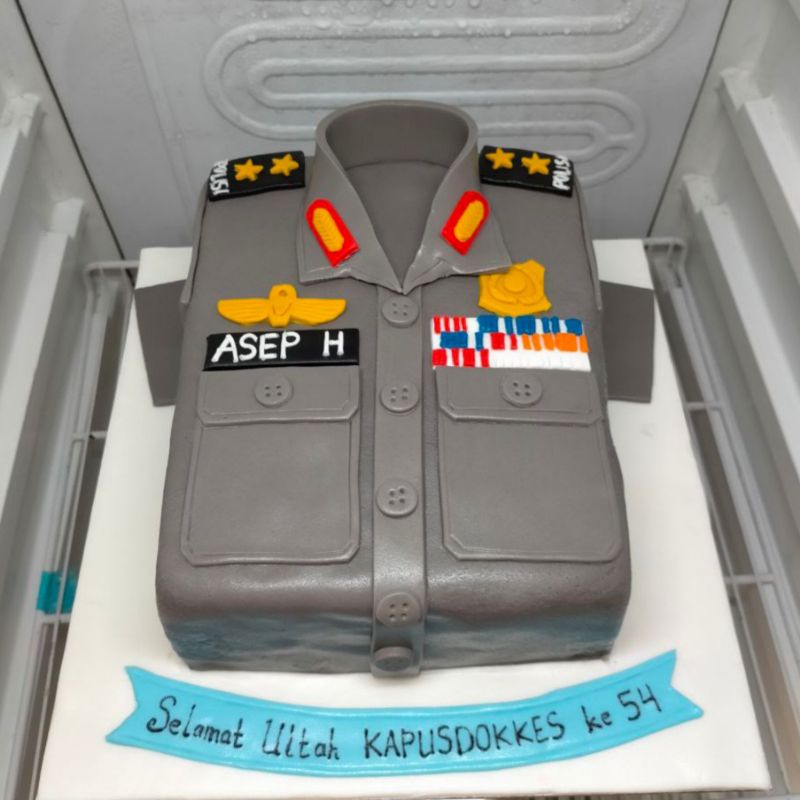 

kue ulang tahun seragam polisi