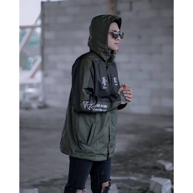 The Bojiel - Jaket Pria Jaket Parasut Jaket Outdoor Mountain Jaket Distro Jaket Casual Hitam Hijau