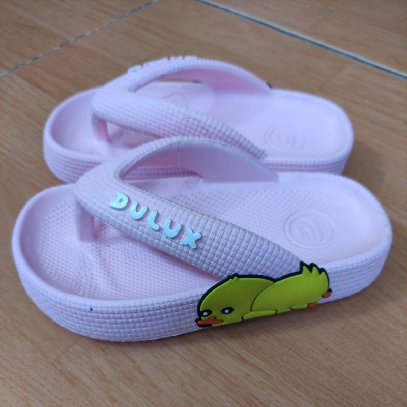 sandal jepit anak perempuan karakter bebek/panda size 24-29-6