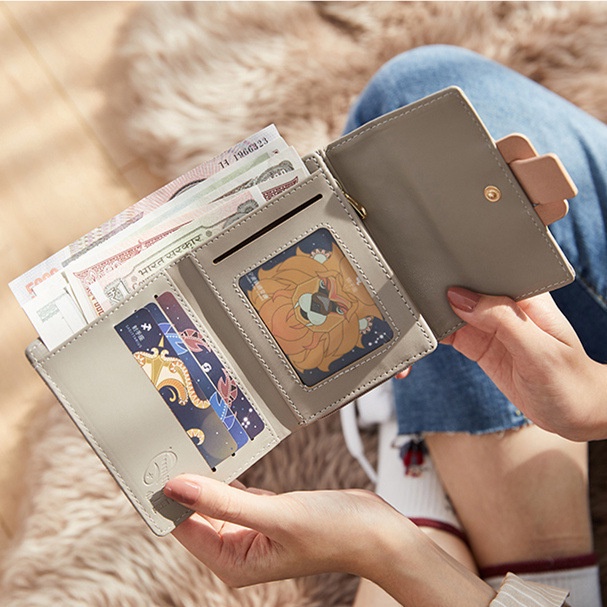DOMPET LIPAT WANITA TAMIKA WA585G2 PRETTYZYS ORI KULIT GREY IMPORT BRANDED KECIL SIMPLE KARTU UANG KOIN MINI CEWEK KOREA KECIL REMAJA KEKINIAN LUCU