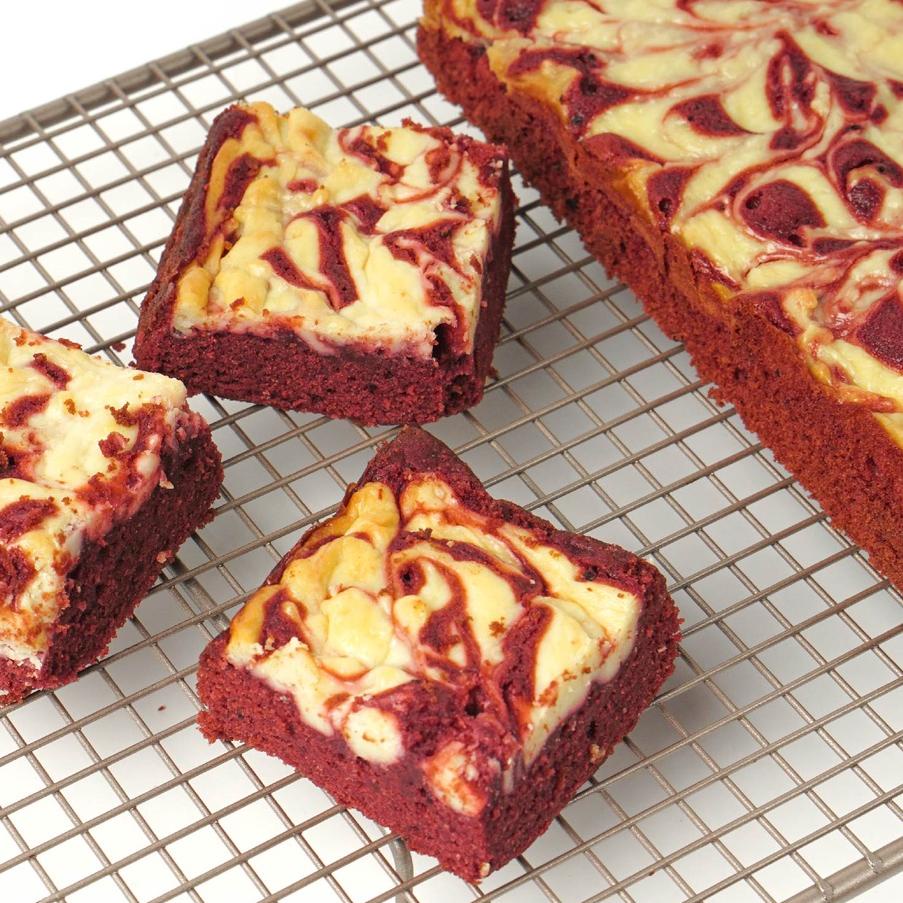 

10.10 ✨SALE✨ GLUTEN FREE Red Velvet Cheesecake Brownies by NUDE | Healthy, Less Sugar, Low Calorie !