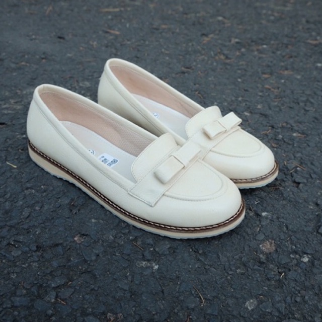 [SIAP KIRIM] BRShoes3 Krem Sepatu Kerja Casual Flat Wanita