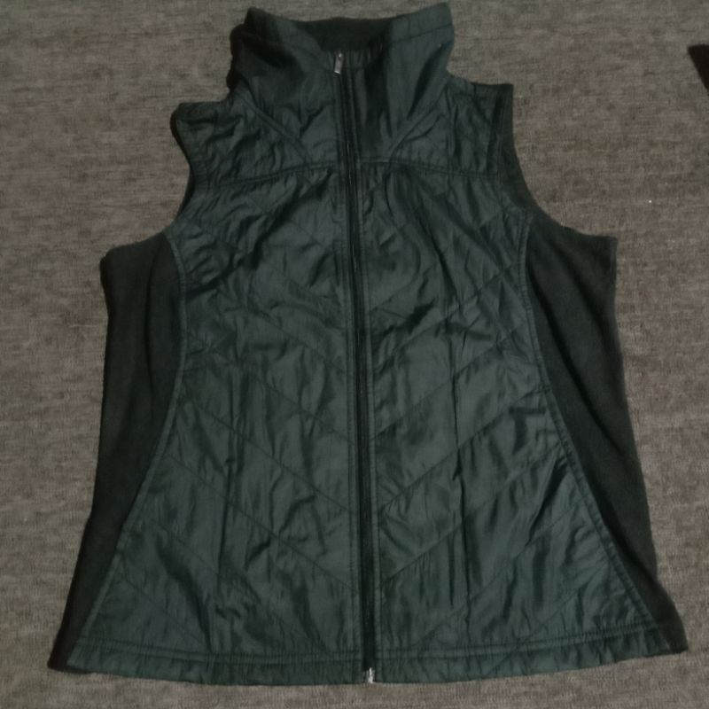 vest Columbia second