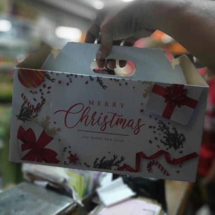 

><><><] dus natal box